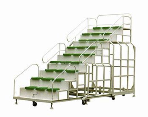 伸缩式终点裁判台ZRXDJ—659